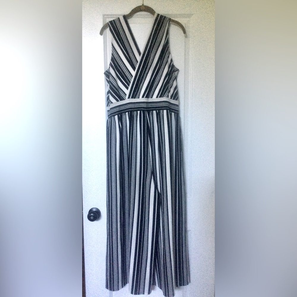 Apt 9 blk/wht stripe jumper